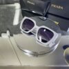 Prada Beyaz Kare Çerçeve siyah cam 557