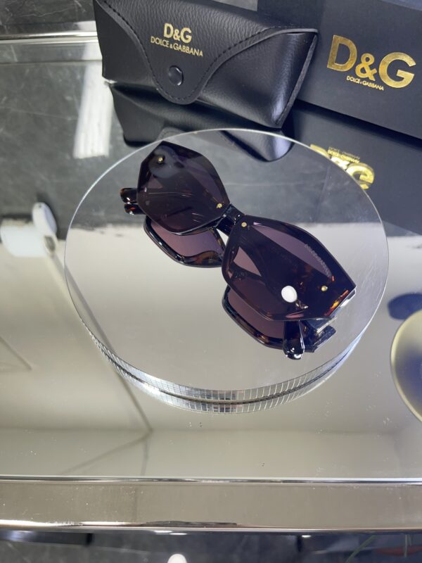 Dolcegabbana Leopar çerçeve çok renkli cam 548