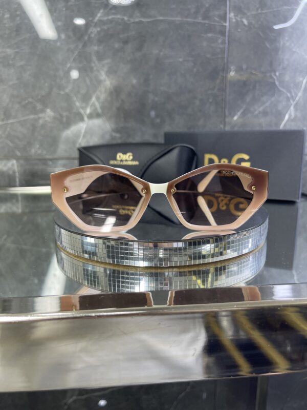 Dolcegabbana Geometrik Beyaz çerçeve Kahve cam 547
