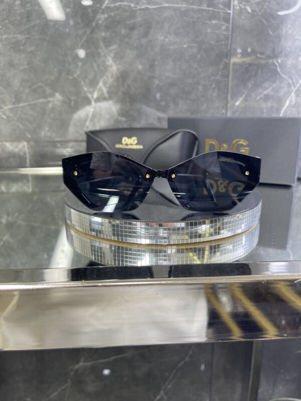 Dolcegabbana Geometrik Siyah çerçeve Siyah cam 546