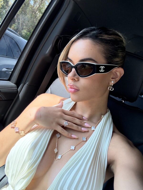 Chanel Siyah çerçeve Beyaz detay kahve cam 572