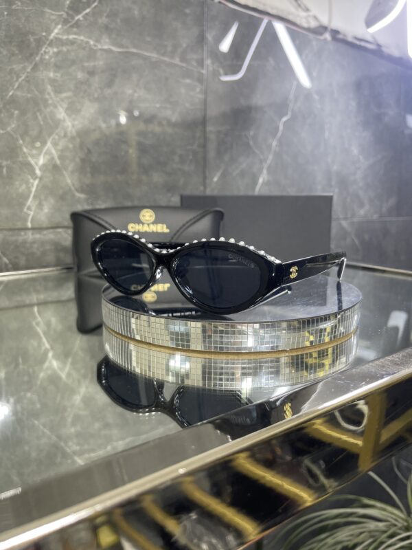 Chanel Siyah çerçeve Taş detay 576