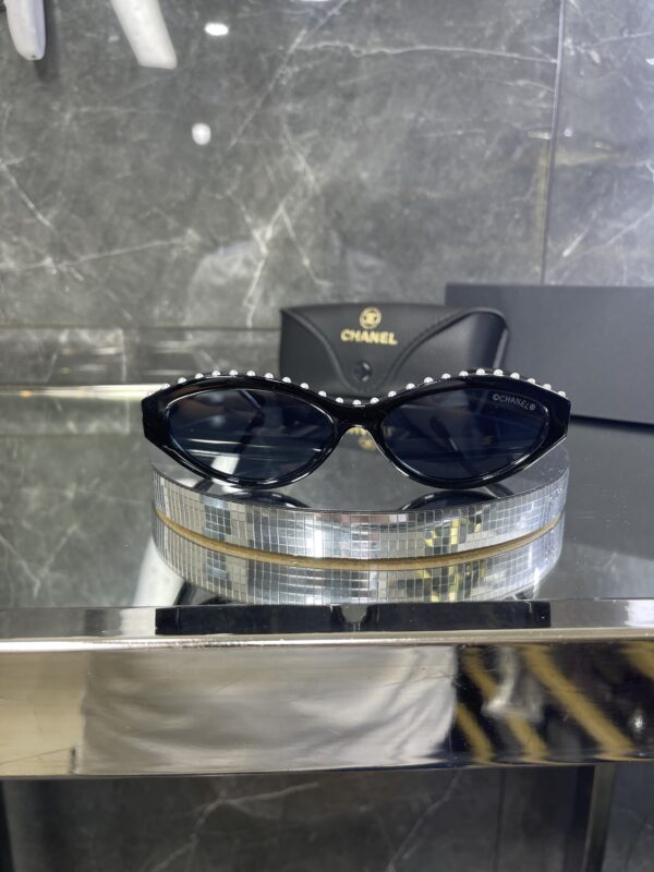 Chanel Siyah çerçeve Taş detay 576