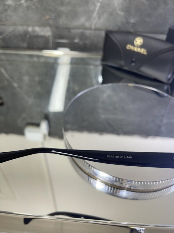 Chanel Siyah çerçeve Taş detay 576