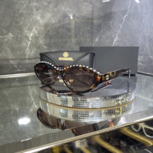 Chanel Leopar çerçeve Taş detay 575