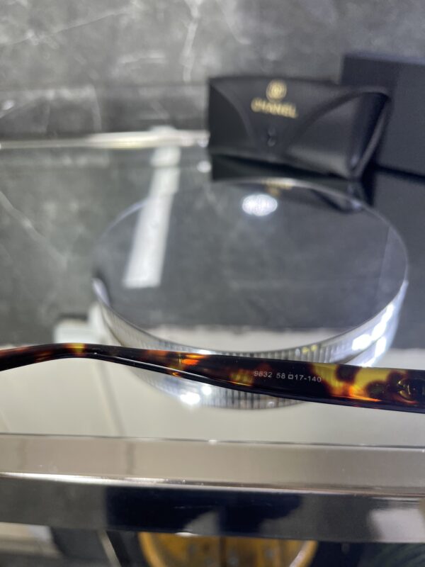 Chanel Leopar çerçeve Taş detay 575