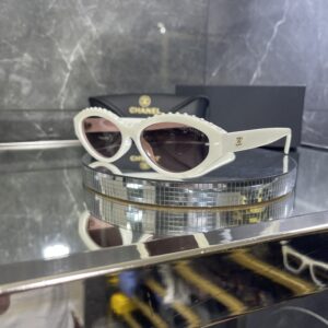 Chanel Krem çerçeve Taş detay 573