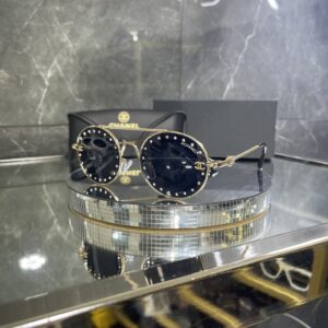 Chanel Taşlı Siyah cam 571