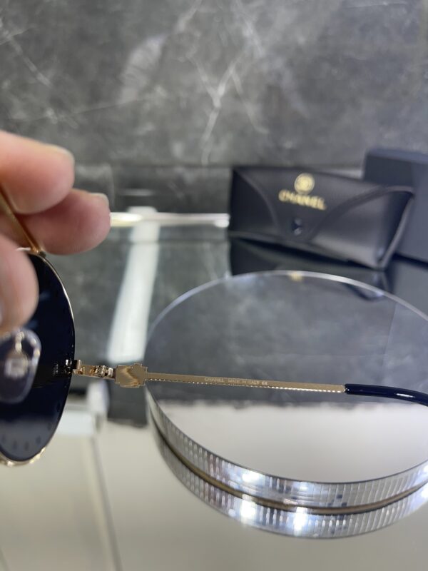 Chanel Taşlı Siyah cam 571