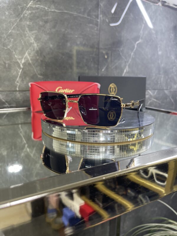 Cartier ahşap Detay Gold çerçeve Siyah cam 586