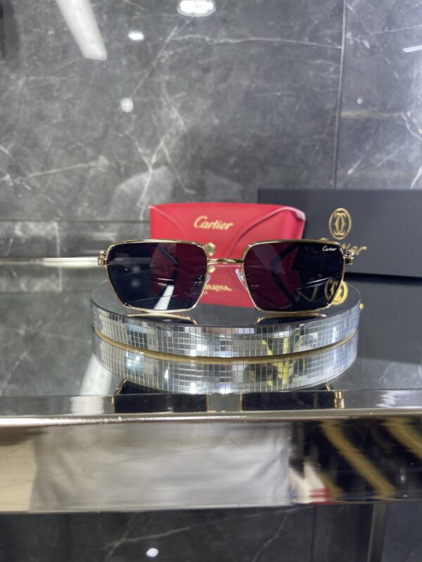 Cartier ahşap Detay Gold çerçeve Siyah cam 586