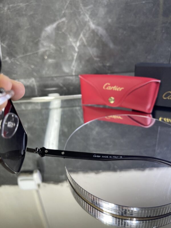 Cartier ahşap detay Siyah cam Siyah çerçeve 585