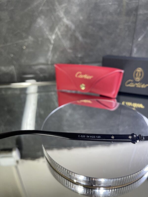 Cartier ahşap detay Siyah cam Siyah çerçeve 585