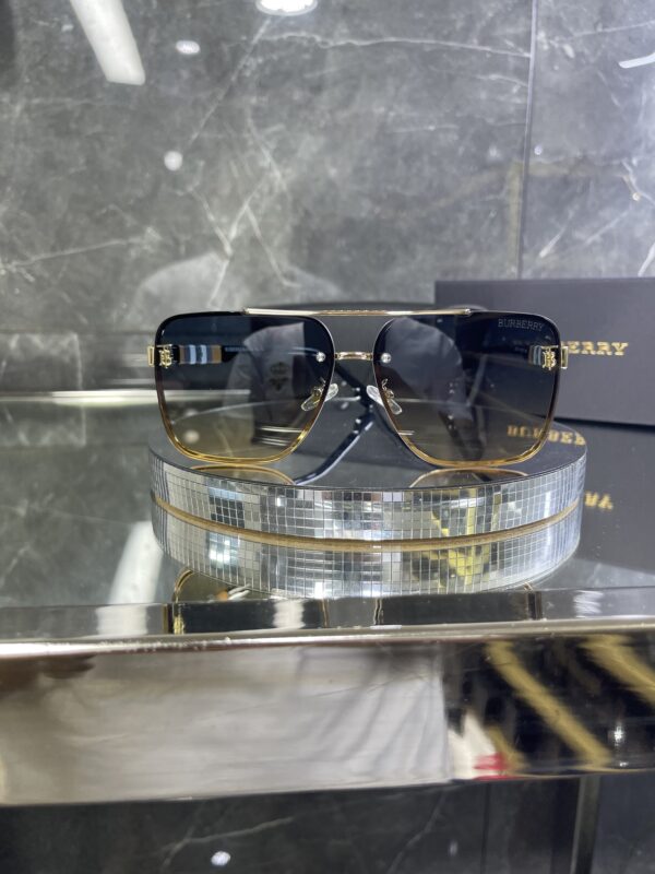 Burberry B Çokrenkli cam 583