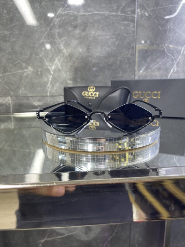 Gucci geometrik metal siyah cam siyah çerçeve 600