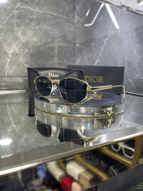 Dior Geometrik Gold çerçeve Siyah cam 616