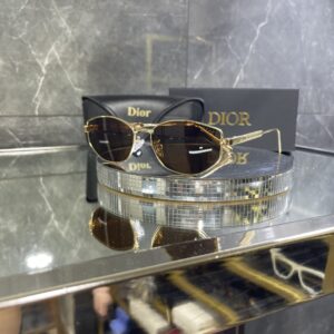 IMG_4982 Dior Geometrik Gold çerçeve Kahve cam 615