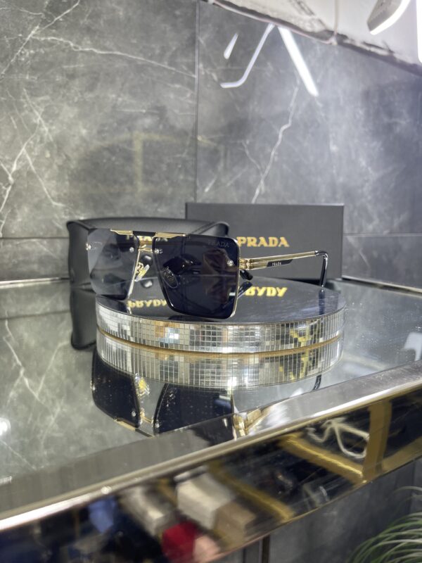 Prada Resse Siyah cam Gold detay 610