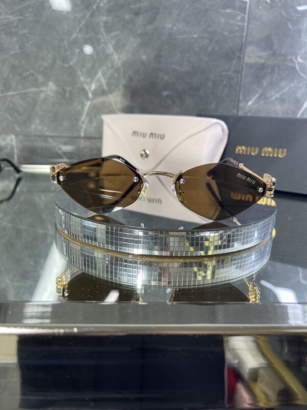 Miu Miu Geometrik Miu detay Kahve cam 609