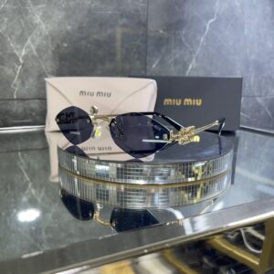 Miu Miu Geometrik Miu detay Siyah cam 608