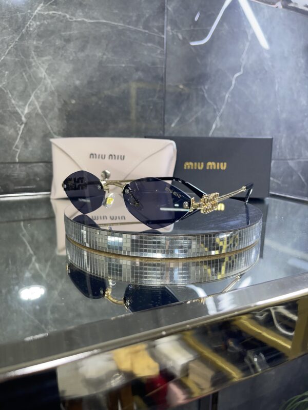 Miu Miu Geometrik Miu detay Siyah cam 608