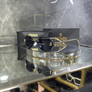 Fendi first siyah cam 625
