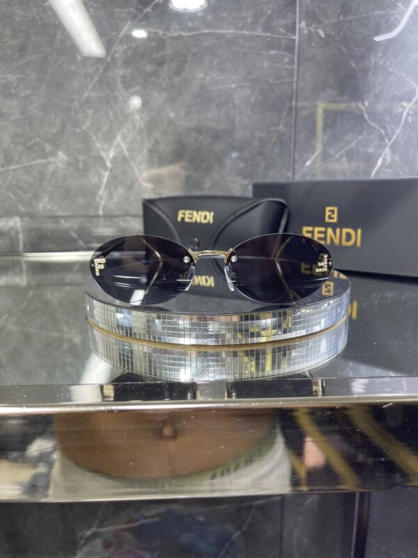 Fendi first siyah cam 625