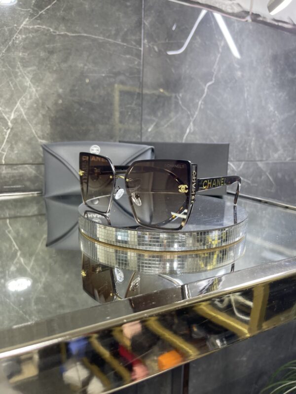 Chanel Metal çerçeve kahve cam 624
