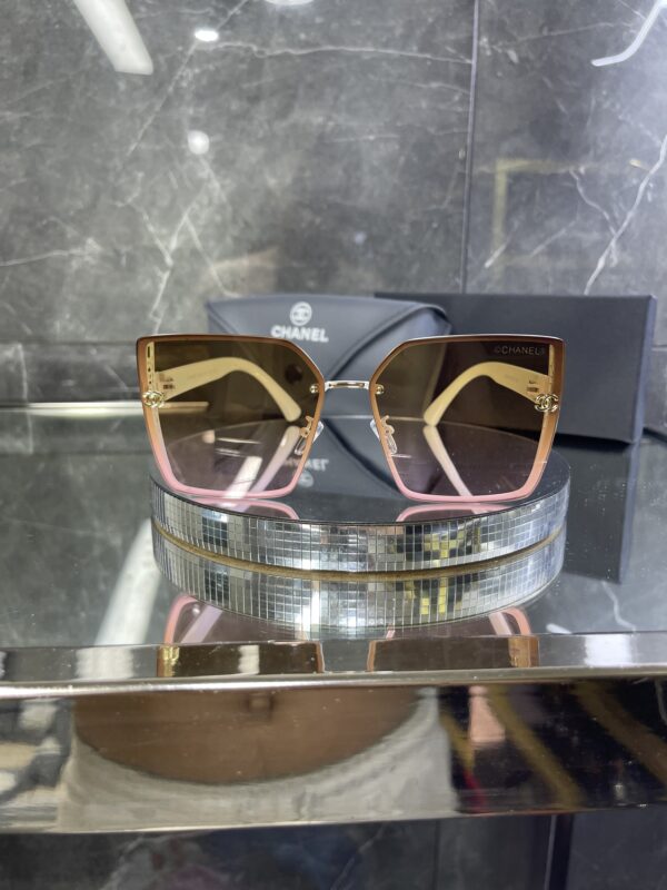 Chanel Beyaz Metal çerçeve çok renkli cam 623