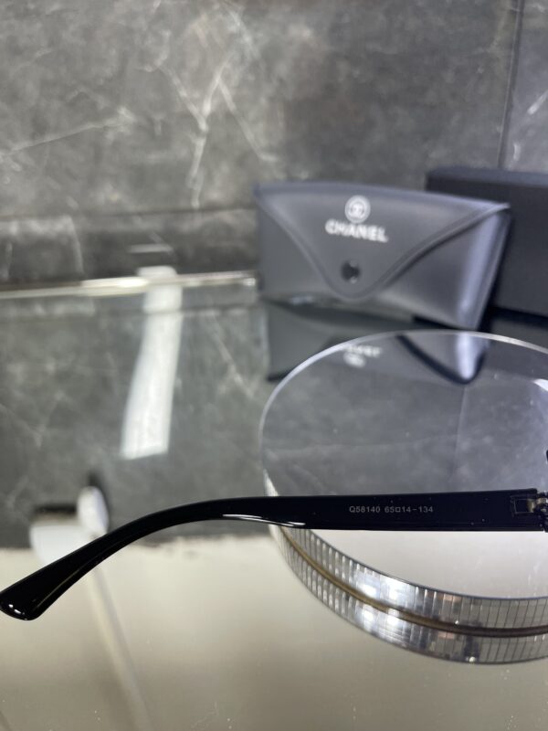 Chanel Siyah Metal çerçeve Siyah cam 622