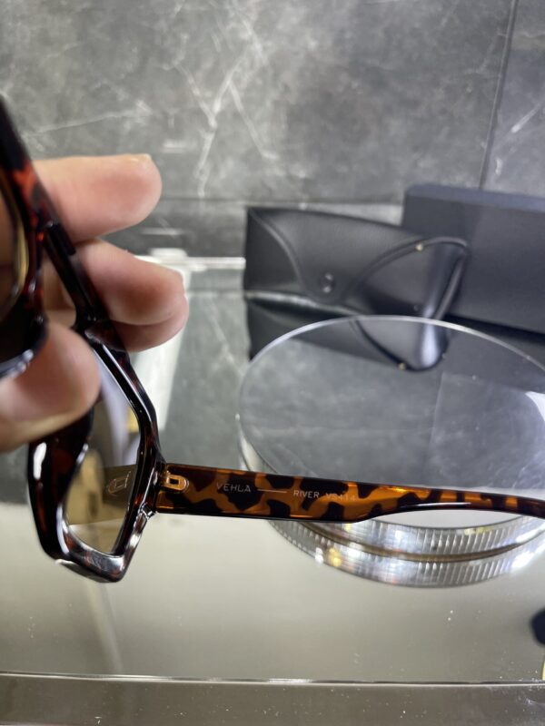 IMG_5381 Vehla leopar kemik çerçeve kahve cam 620