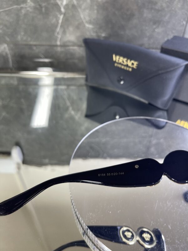 Versace Oval kemik siyah cam 628
