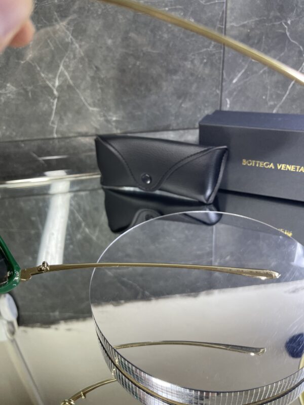 Bottegavenetta Premium Yeşil çerçeve Siyah cam 649