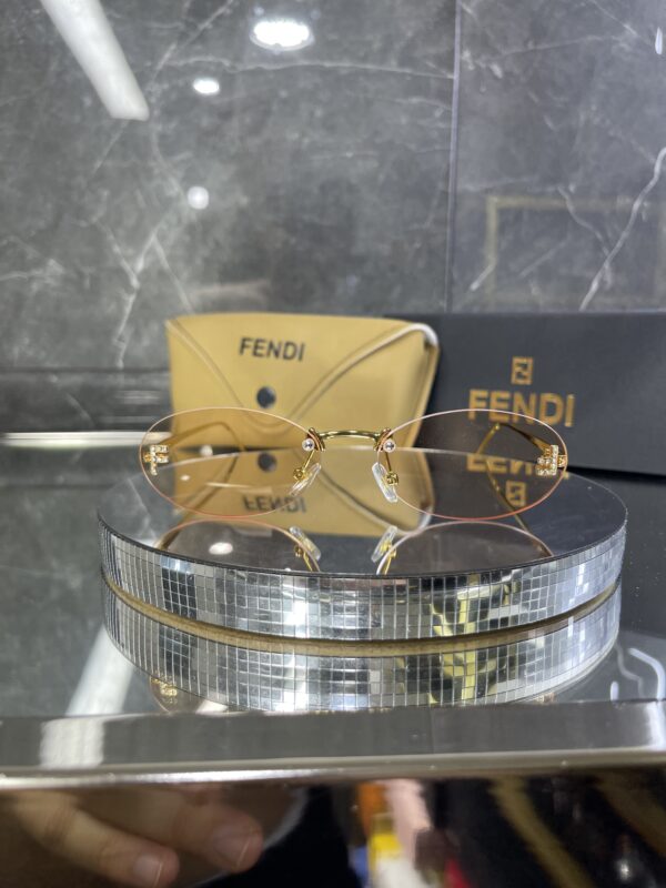 Fendi First Çerçevesiz Pudra cam 645