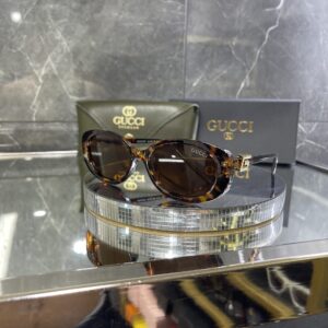 IMG_6110 Gucci Oval Leopar Çerçeve Kahve cam 642