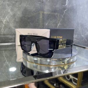 IMG_6163 Miu Miu Kare çerçeve siyah cam 635