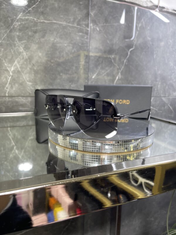 Tomford çerçevesiz siyah cam 632