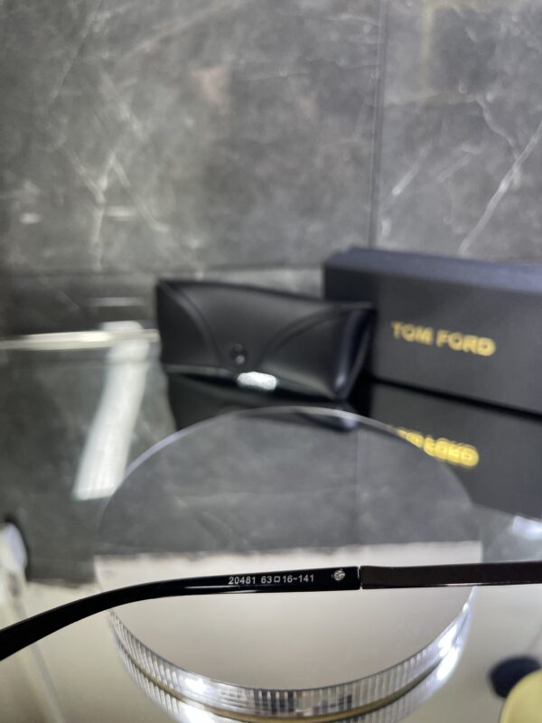 Tomford çerçevesiz siyah cam 632
