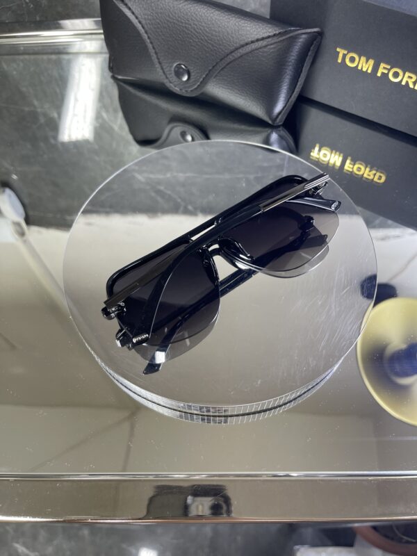 Tomford çerçevesiz siyah cam 632
