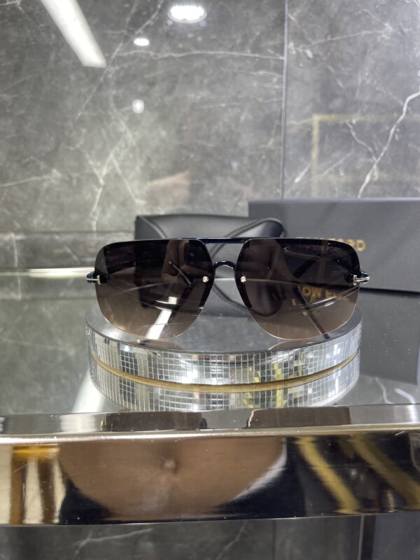 Tomford çerçevesiz çok renkli cam 631