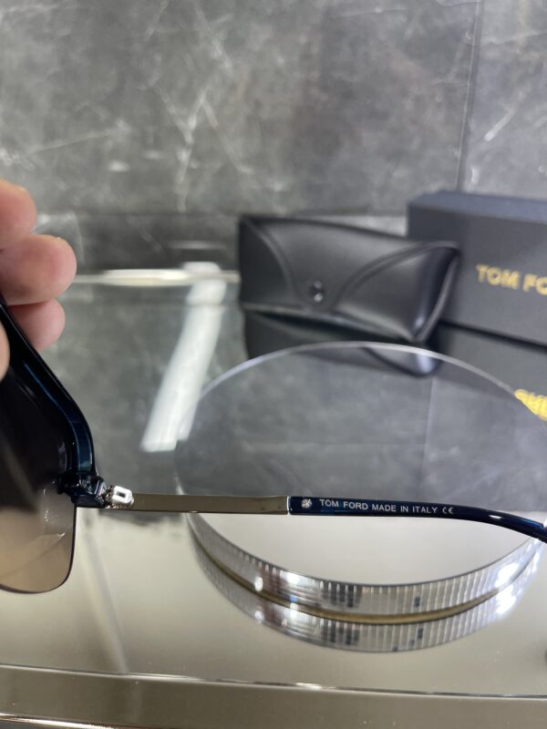 Tomford çerçevesiz çok renkli cam 631