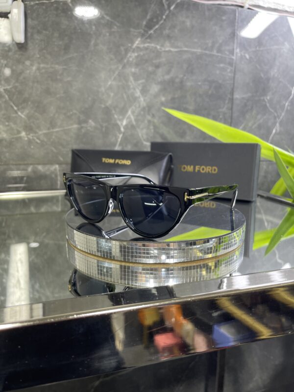 Tomford Cat Eyes Siyah cam 660