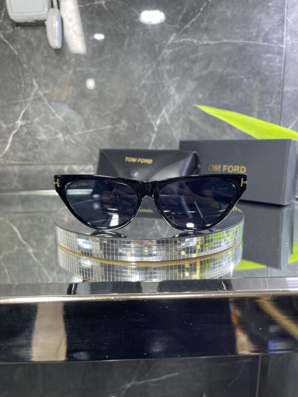 Tomford Cat Eyes Siyah cam 660