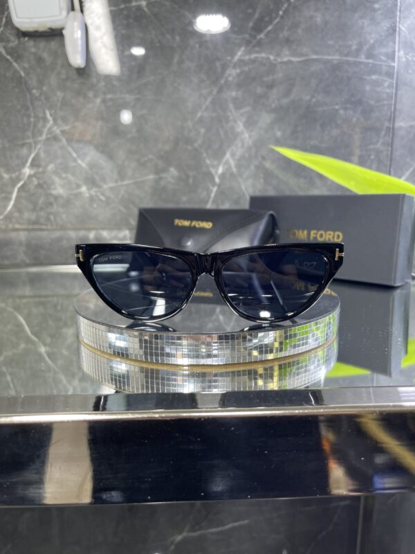 Tomford Cat Eyes Siyah cam 660