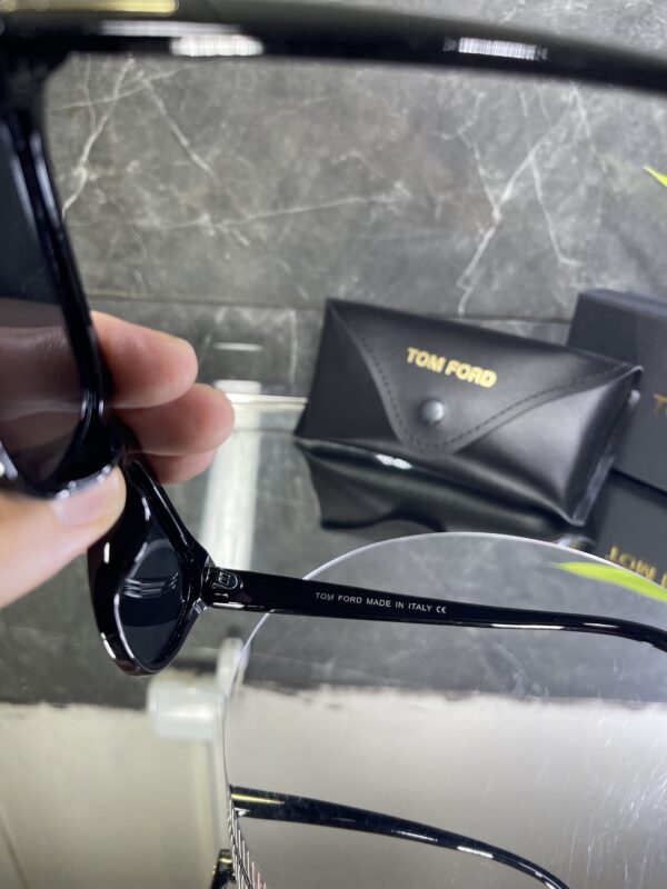 Tomford Cat Eyes Siyah cam 660