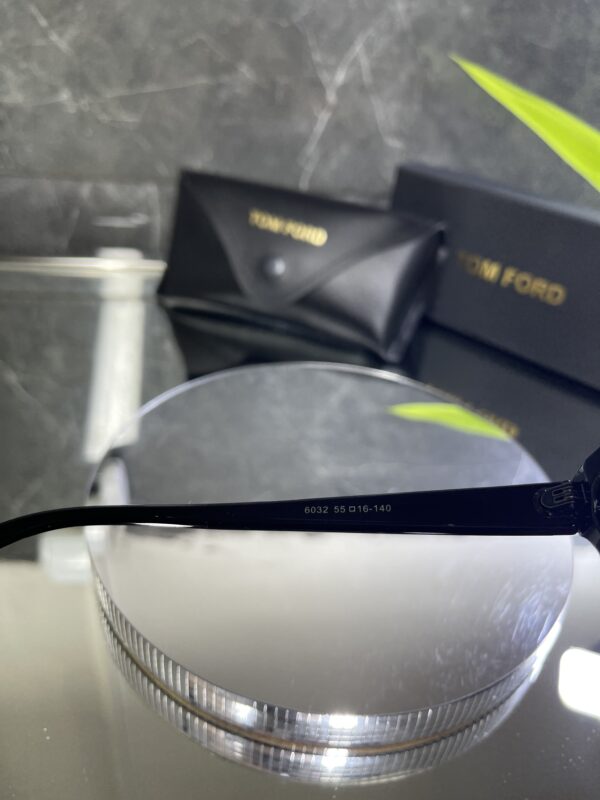 Tomford Cat Eyes Siyah cam 660