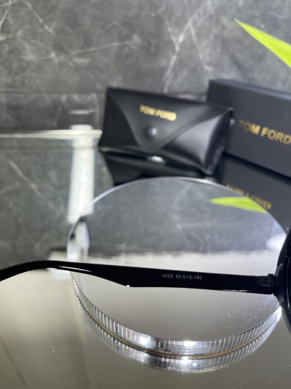 Tomford Siyah çerçeve Yeşil cam 659