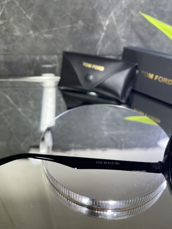 Tomford Siyah çerçeve Yeşil cam 659