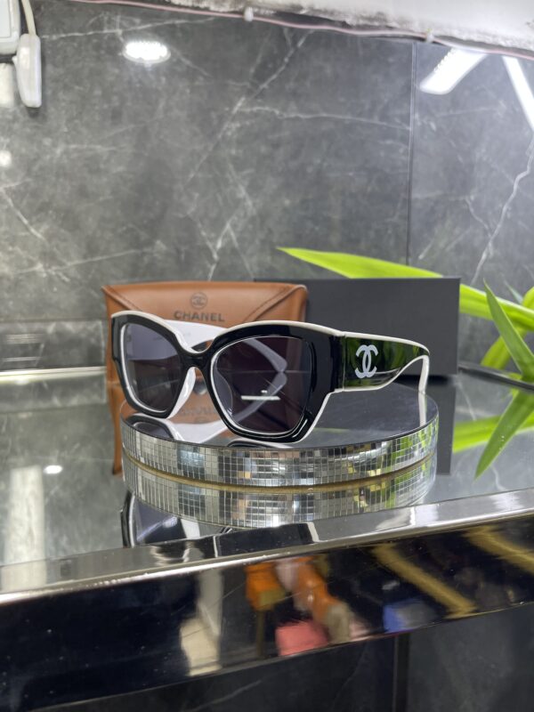 Chanel siyah beyaz 655