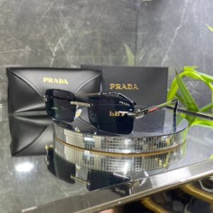 IMG_1064 Prada çerçevesiz Siyah cam Gümüş detay 665